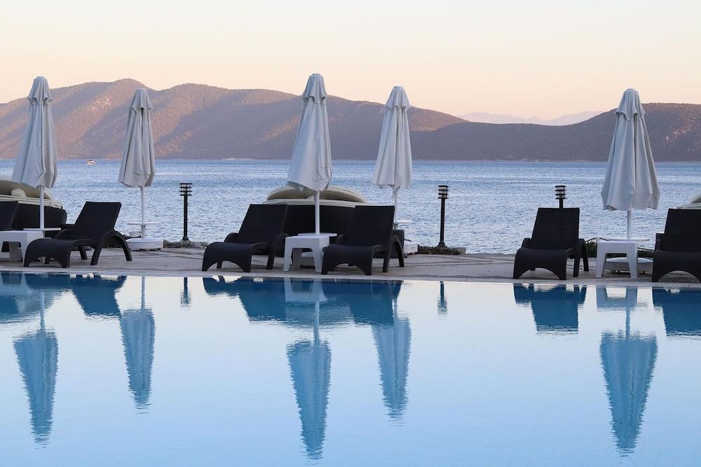 La Quinta By Wyndham Bodrum Bagian luar foto